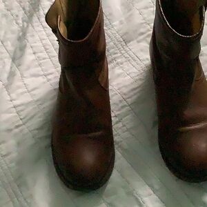 Frye  genuine leather western brown booties 8